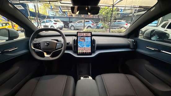 VOLVO-EX30-2024