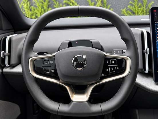 VOLVO-EX30-2024
