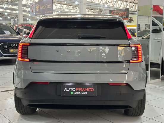 VOLVO-EX30-2024