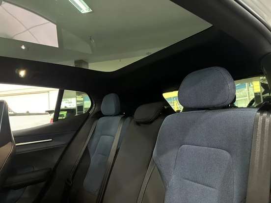 VOLVO-EX30-2024