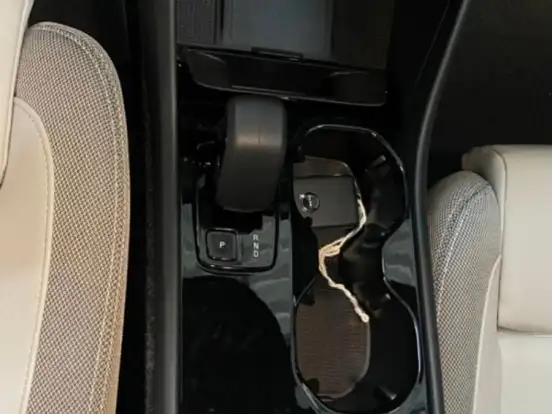 VOLVO-EX40-2026