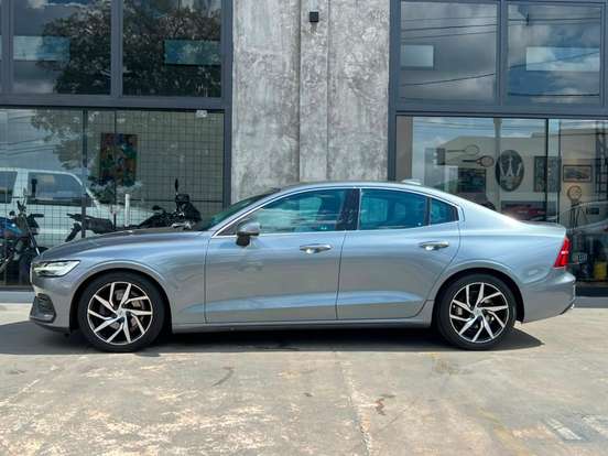VOLVO-S60-2019