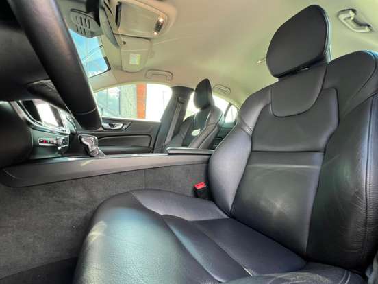 VOLVO-S60-2.0 T4 MOMENTUM GASOLINA 4P AUTOMÁTICO VOLVO-S60-2019