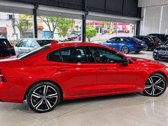VOLVO-S60-2.0 T8 R-DESIGN HÍBRIDO 4P AUTOMÁTICO VOLVO-S60-2021