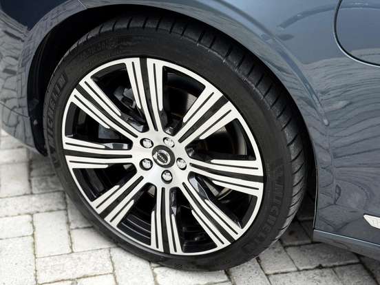 VOLVO-S90-2020