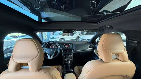 VOLVO-V40-2.0 T4 CROSS COUNTRY GASOLINA 4P AUTOMÁTICO VOLVO-V40-2016