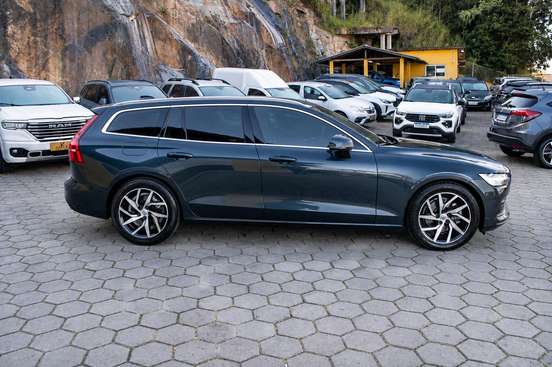 VOLVO-V60-2019