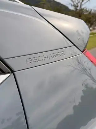 VOLVO-XC40-2021