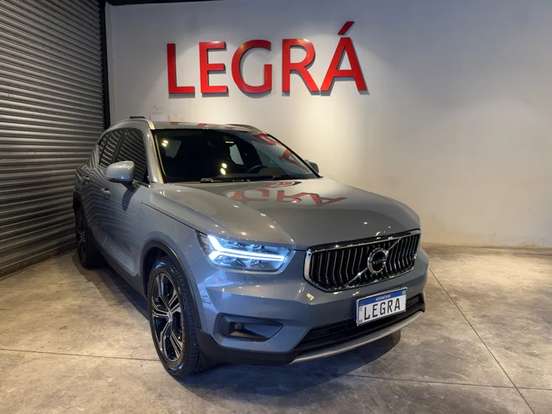 VOLVO-XC40-2020
