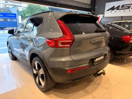 VOLVO-XC40-2.0 T4 GASOLINA MOMENTUM GEARTRONIC VOLVO-XC40-2020