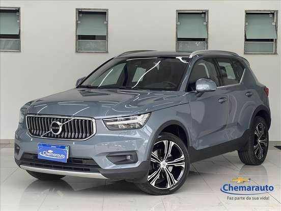 VOLVO-XC40-2020