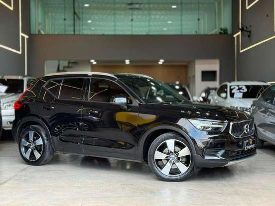 VOLVO-XC40-2019