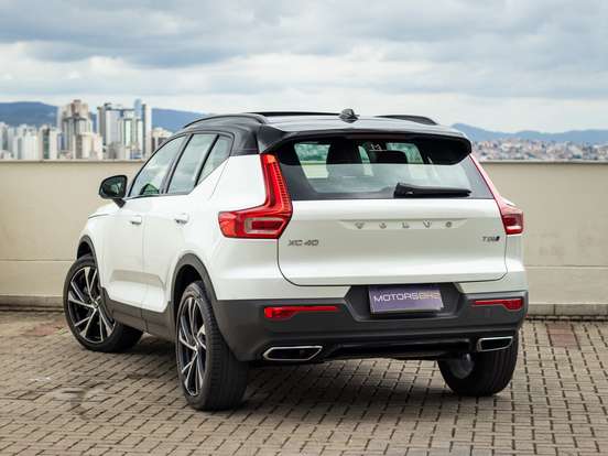VOLVO-XC40-2.0 T5 GASOLINA R-DESIGN AWD GEARTRONIC VOLVO-XC40-2019