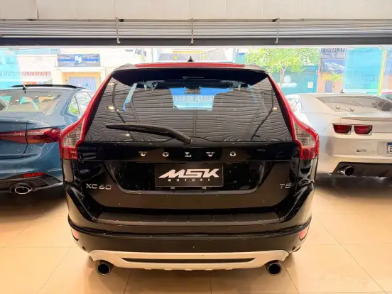 VOLVO-XC60-2.0 T5 R DESIGN TURBO GASOLINA 4P AUTOMÁTICO VOLVO-XC60-2012