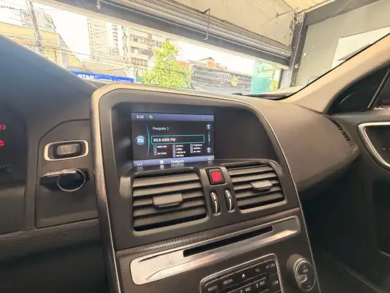 VOLVO-XC60-2012