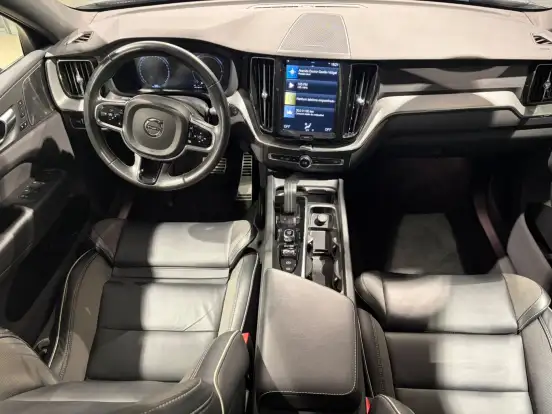 VOLVO-XC60-2021