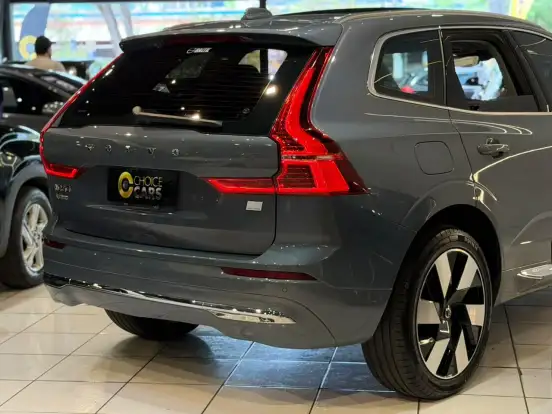 VOLVO-XC60-2023