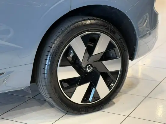 VOLVO-XC60-2023