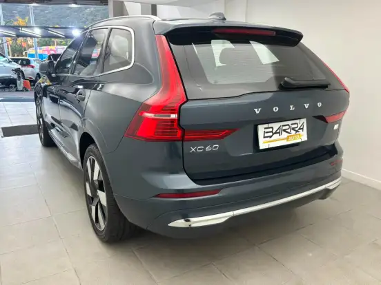 VOLVO-XC60-2023