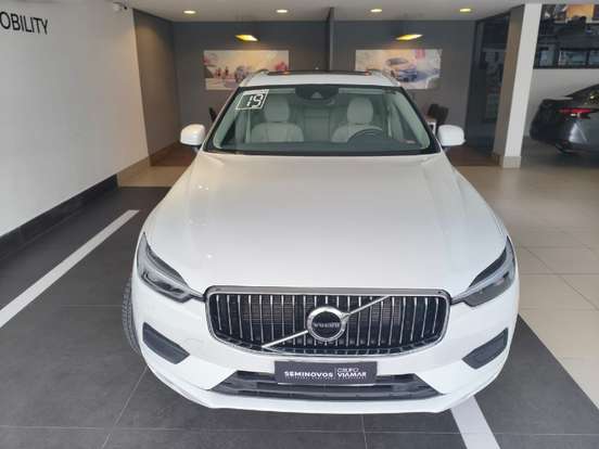 VOLVO-XC60-2.0 T5 GASOLINA MOMENTUM AWD GEARTRONIC VOLVO-XC60-2018