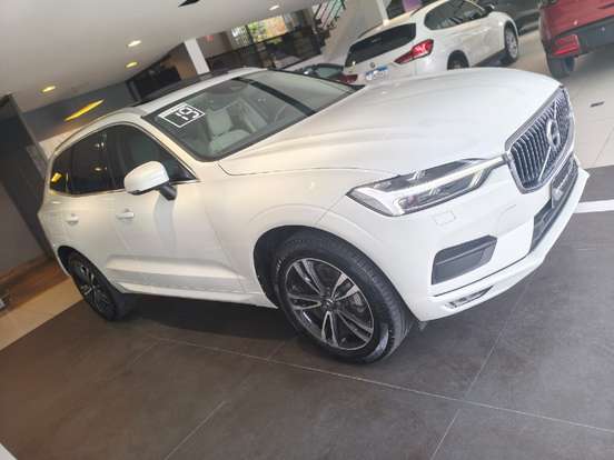 VOLVO-XC60-2018