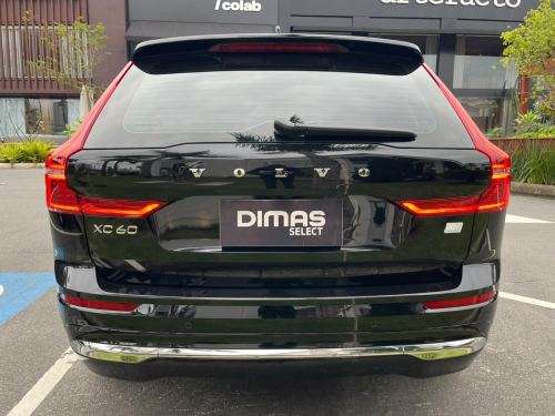 VOLVO-XC60-2021