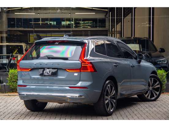 VOLVO-XC60-2021