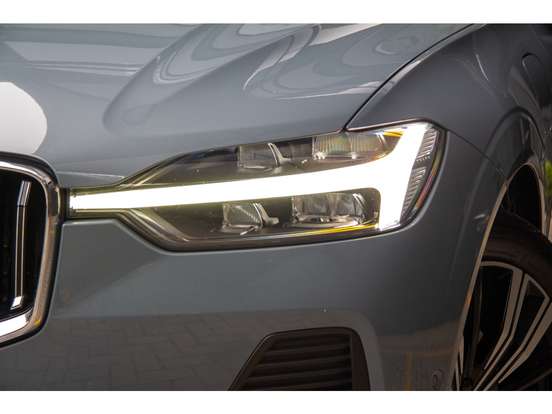 VOLVO-XC60-2021