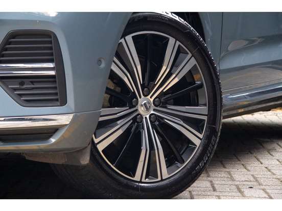 VOLVO-XC60-2021