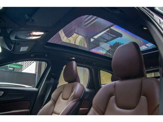 VOLVO-XC60-2022