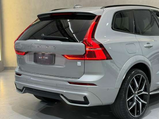 VOLVO-XC60-2023