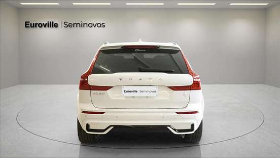 VOLVO-XC60-2023