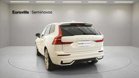 VOLVO-XC60-2023