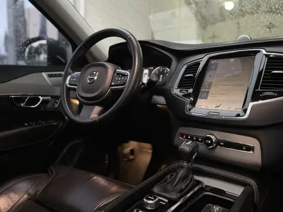 VOLVO-XC90-2016