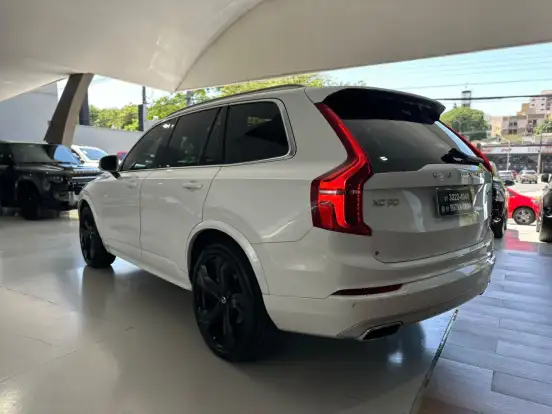 VOLVO-XC90-2019
