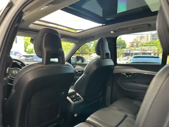 VOLVO-XC90-2.0 T6 GASOLINA MOMENTUM AWD GEARTRONIC VOLVO-XC90-2019