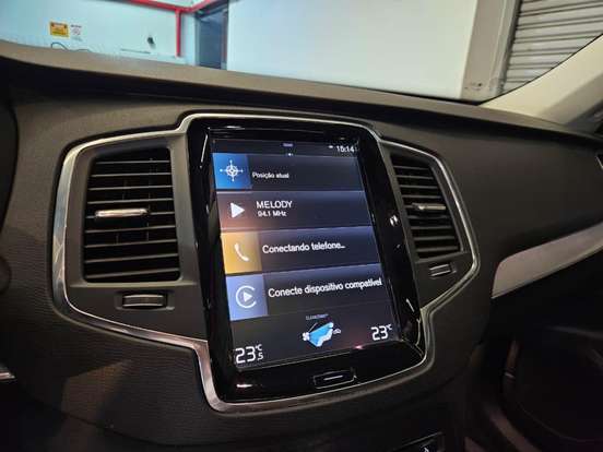 VOLVO-XC90-2021