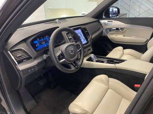 VOLVO-XC90-2023
