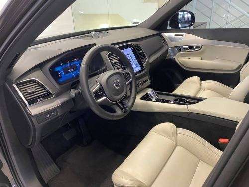 VOLVO-XC90-2023