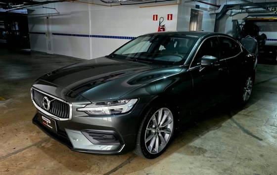VOLVO S60 2.0 T4 MOMENTUM GASOLINA 4P AUTOMÁTICO