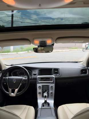 VOLVO-V60-2017