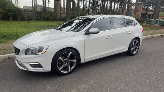 VOLVO V60 2.0 T5 R DESIGN TURBO GASOLINA 4P AUTOMATIZADO