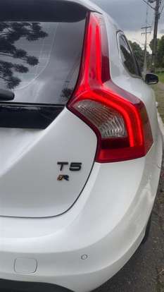 VOLVO-V60-2014