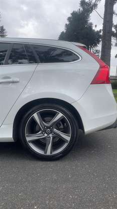 VOLVO-V60-2014