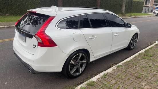 VOLVO-V60-2014