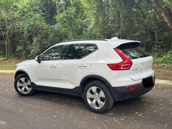 VOLVO-XC40-2.0 T4 GASOLINA MOMENTUM GEARTRONIC VOLVO-XC40-2019