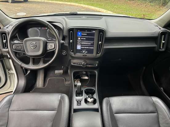 VOLVO-XC40-2.0 T4 GASOLINA MOMENTUM GEARTRONIC VOLVO-XC40-2019