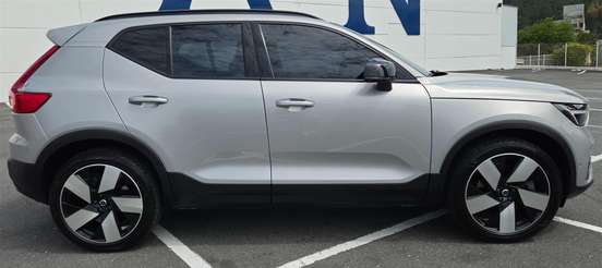 VOLVO-XC40-2023