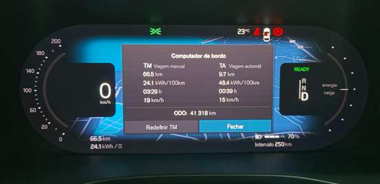 VOLVO-XC40-2023