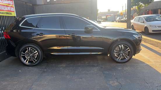VOLVO-XC60-2018